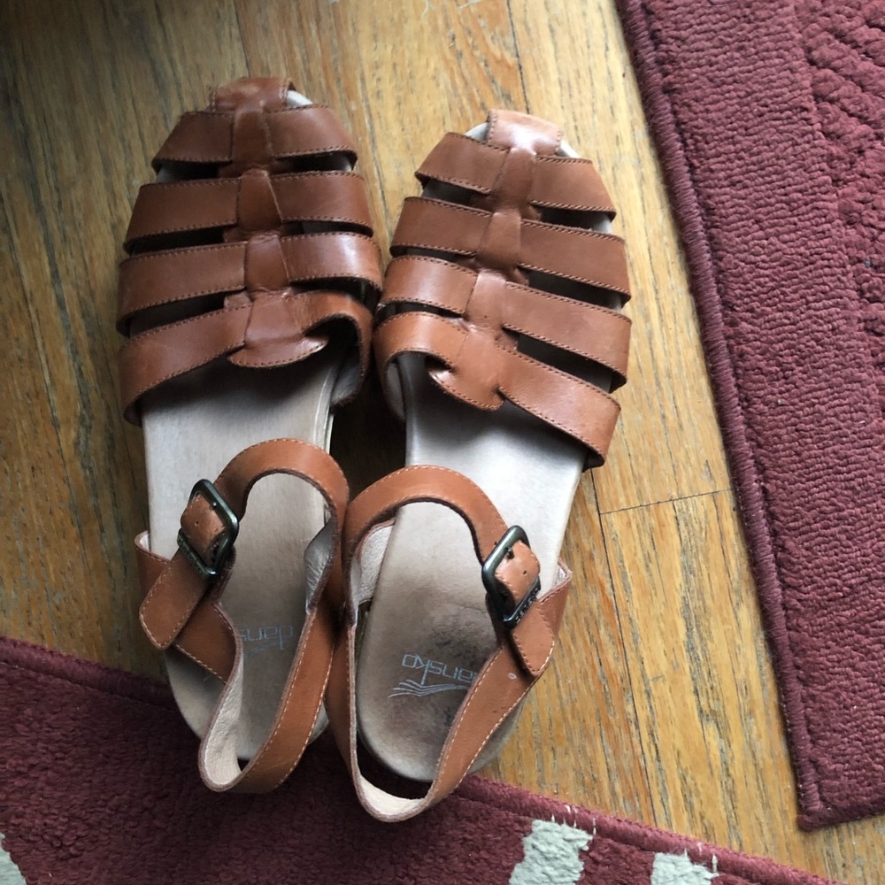 Dansko tan strapped heels